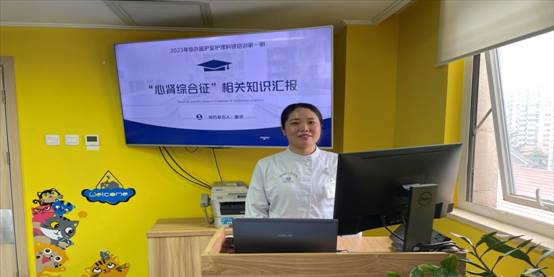 房間里的電視中度可信度描述已自動(dòng)生成